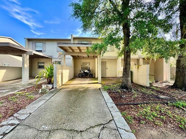 5216 TENNIS COURT CIRCLE, Unit 5216, TAMPA, FL 33617