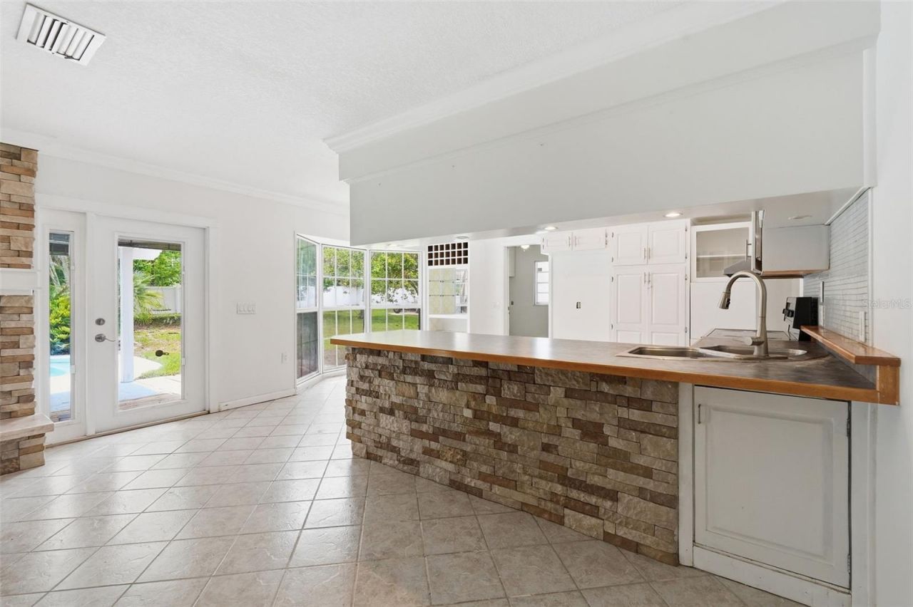 1303 Wallwood Drive, Brandon, FL 33510 Photo