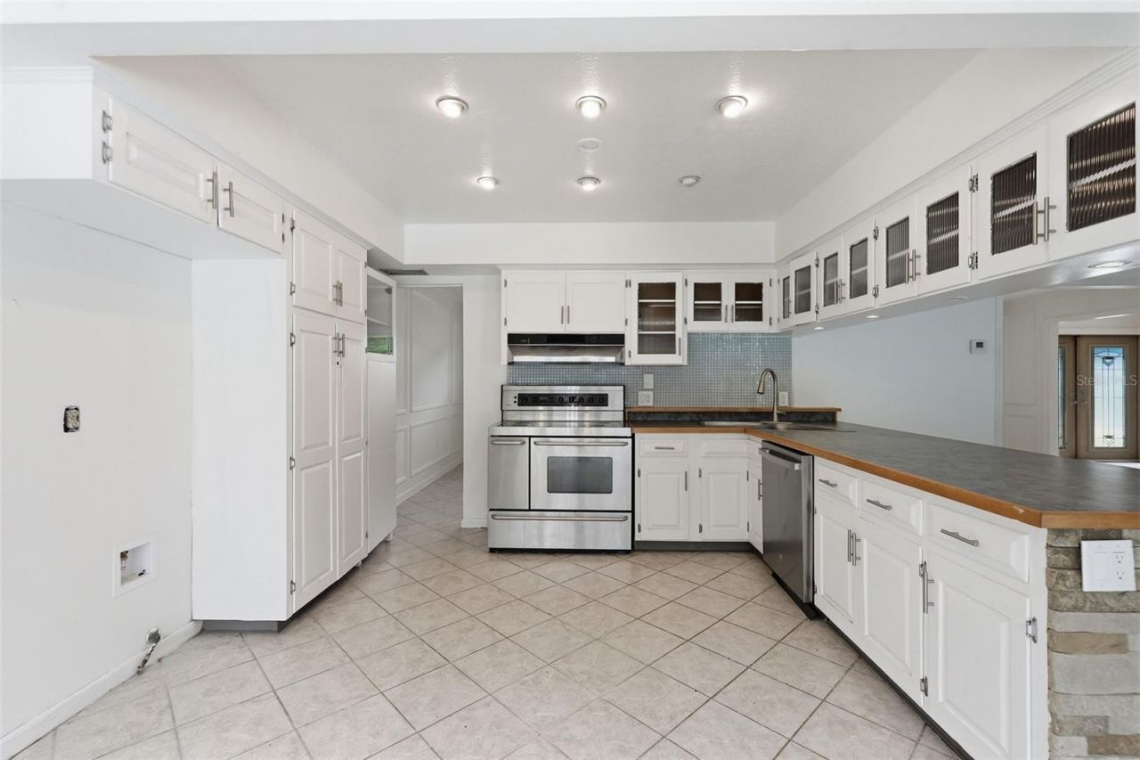 1303 Wallwood Drive, Brandon, FL 33510 Photo
