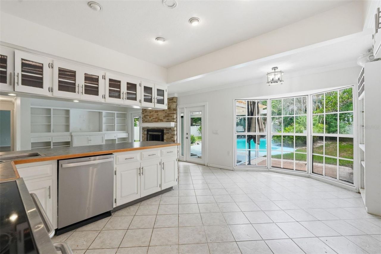 1303 Wallwood Drive, Brandon, FL 33510 Photo
