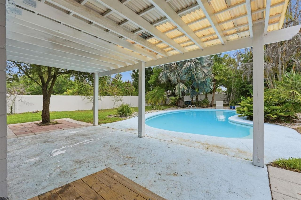1303 Wallwood Drive, Brandon, FL 33510 Photo
