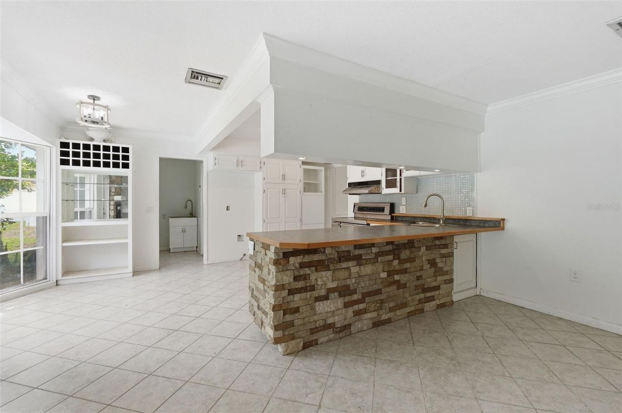 1303 Wallwood Drive, Brandon, FL 33510 Photo