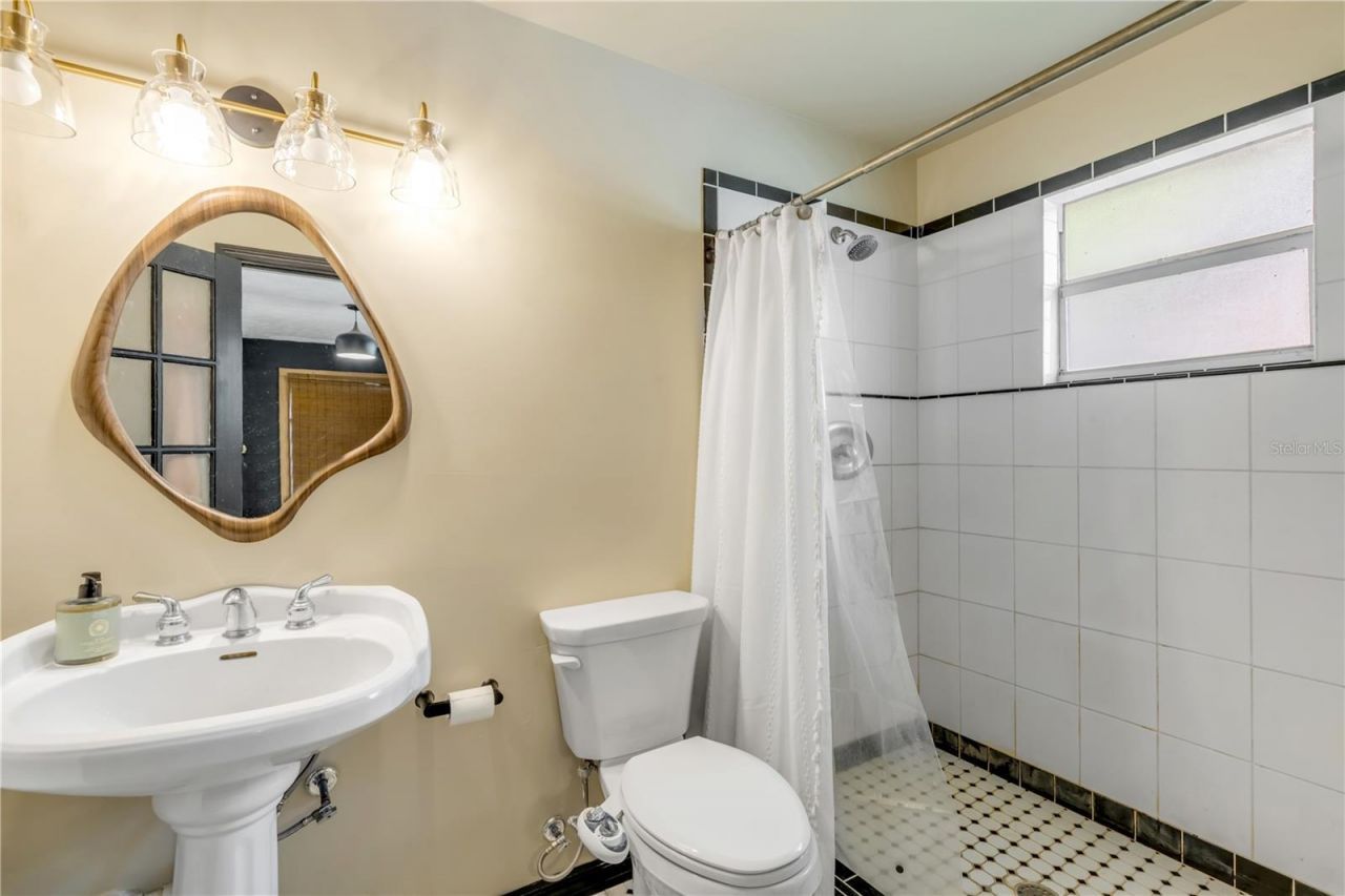 233 W Ariel Road, Edgewater, FL 32141 Photo