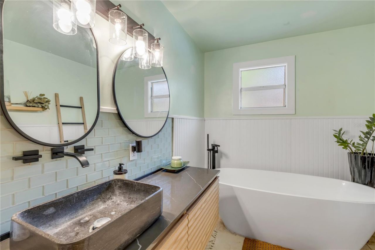 233 W Ariel Road, Edgewater, FL 32141 Photo