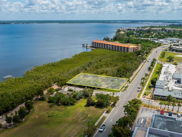 806 E MARION AVENUE, PUNTA GORDA, FL 33950