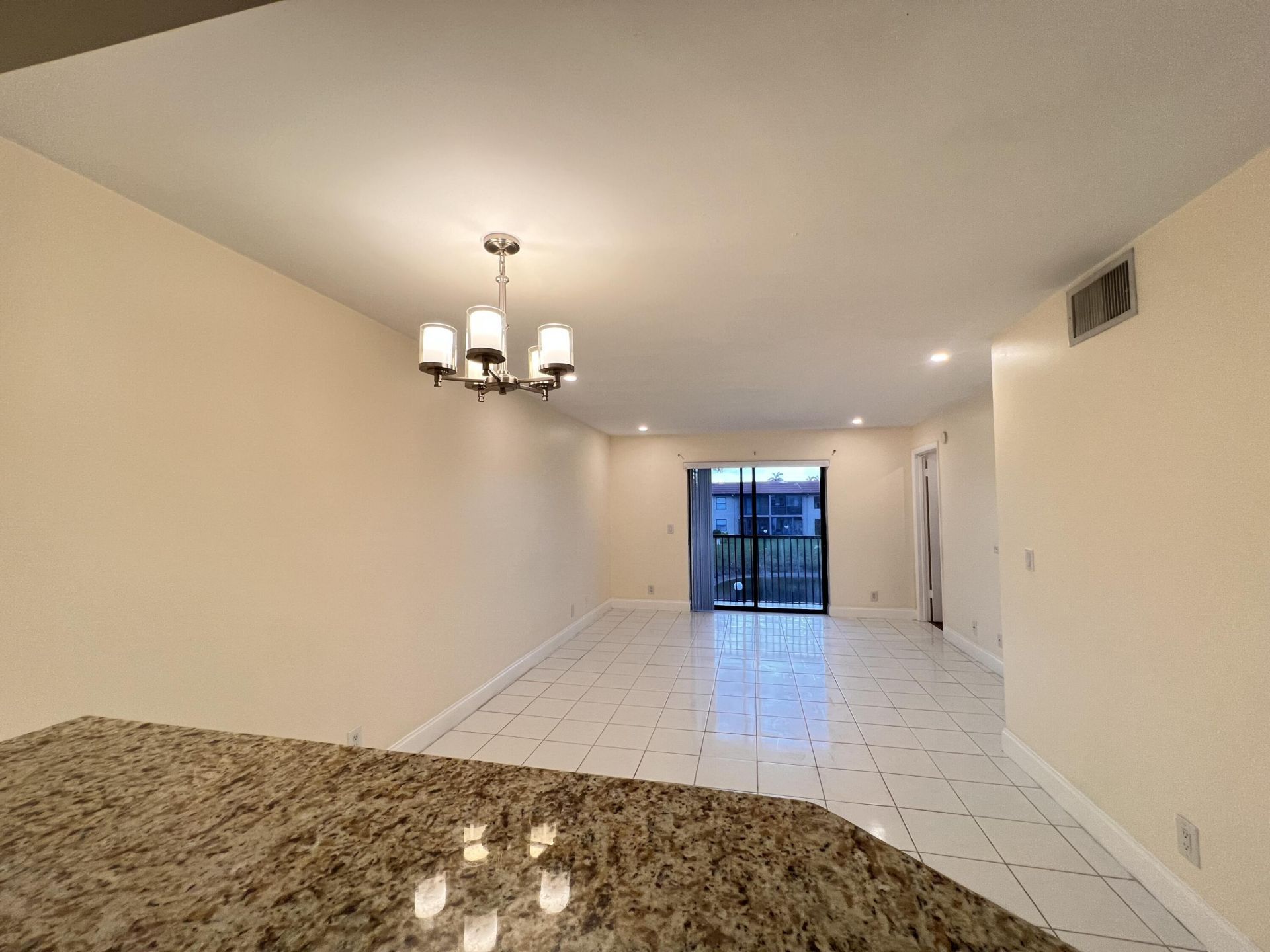 21911 Lake Forest Circle, Unit 206, Boca Raton, FL 33433 Photo