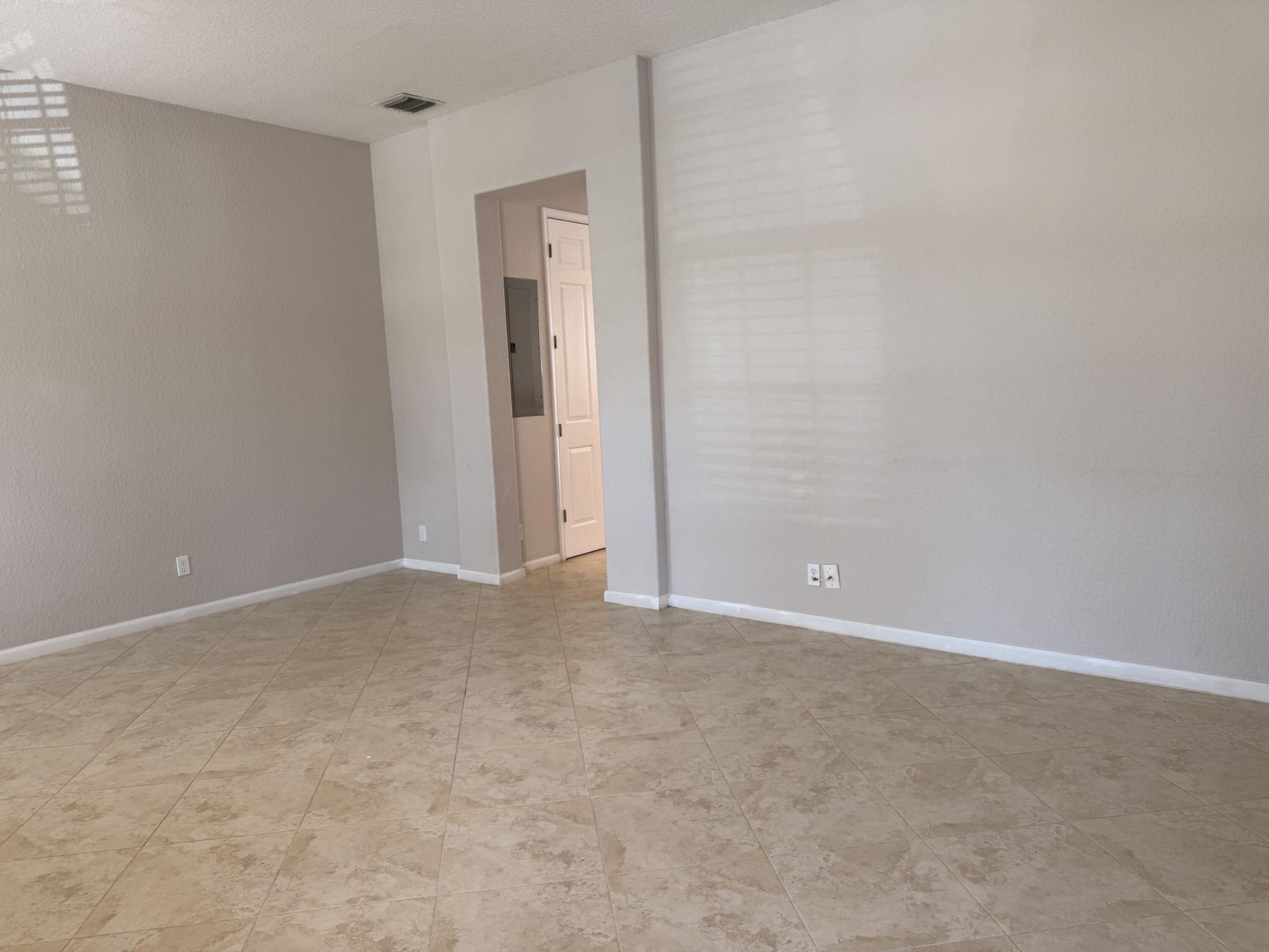2512 NW 4th Street, Boynton Beach, FL 33426 Photo