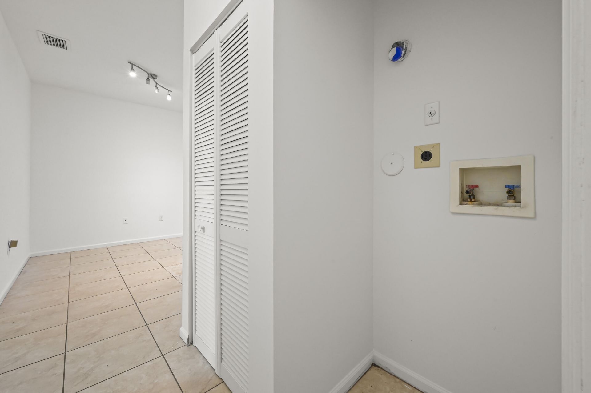 304 N Palm Villas Way, Palm Springs, FL 33461 Photo