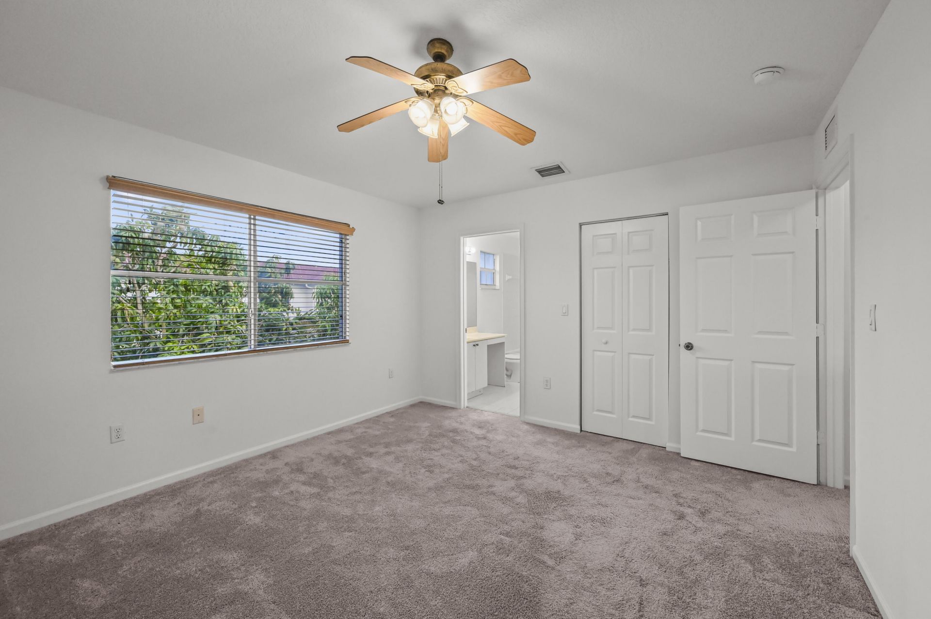 304 N Palm Villas Way, Palm Springs, FL 33461 Photo