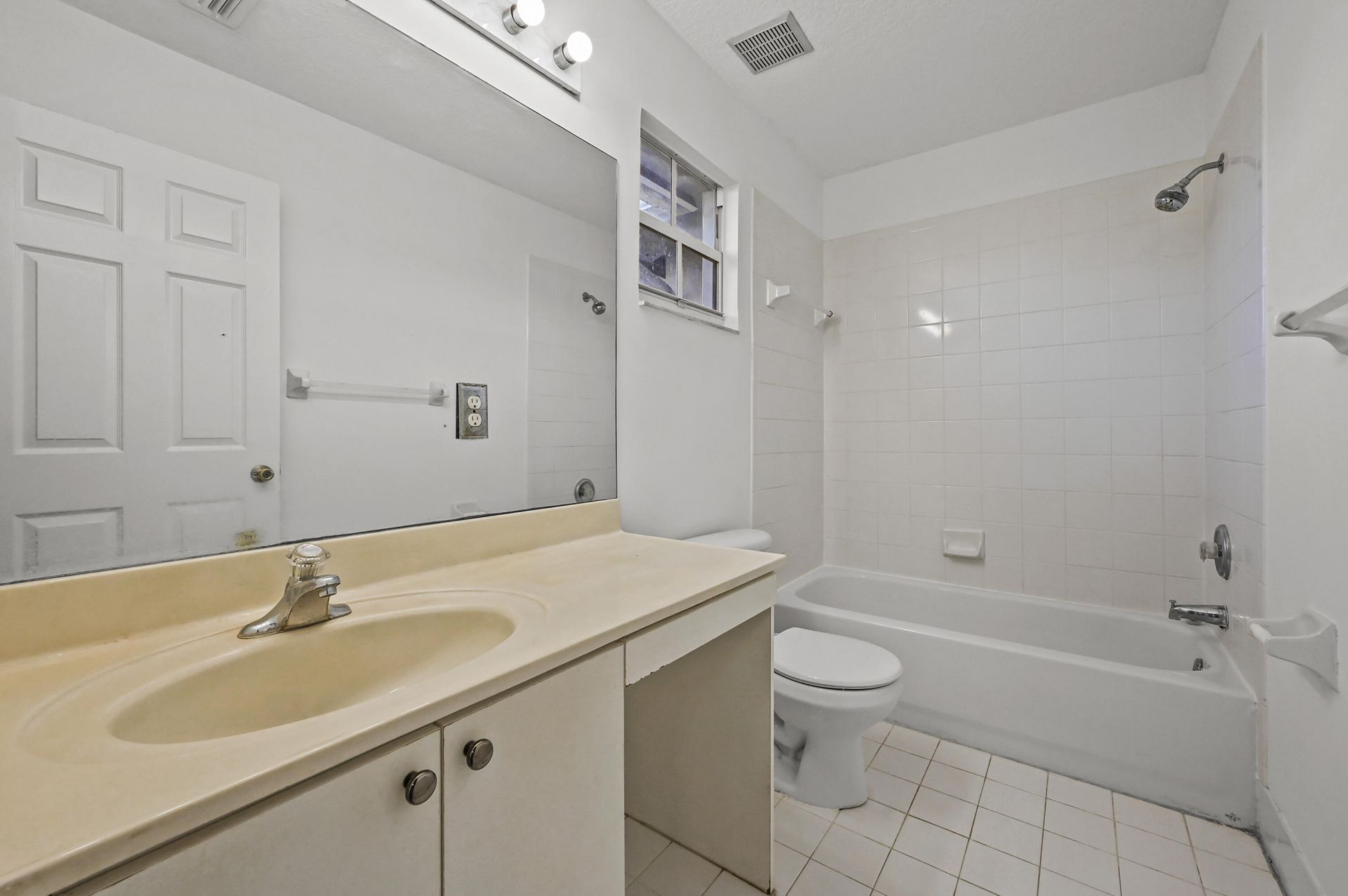 304 N Palm Villas Way, Palm Springs, FL 33461 Photo