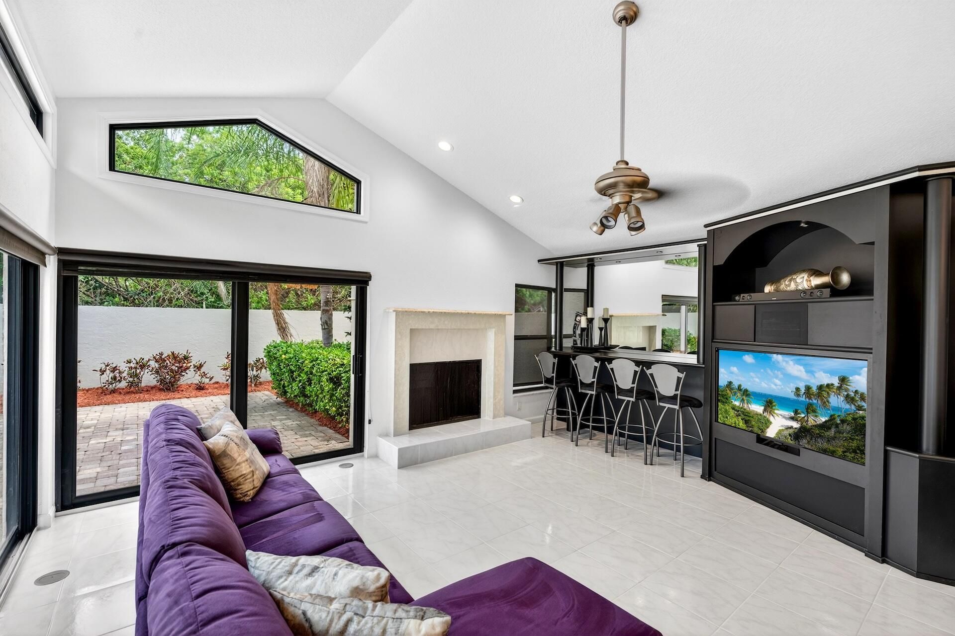 21849 Town Place Drive, Boca Raton, FL 33433 Photo