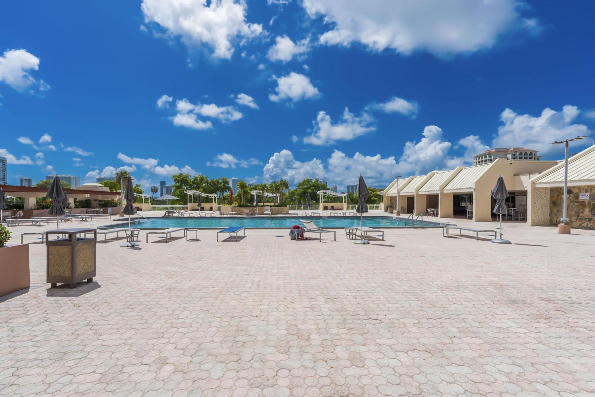 20335 W Country Club, Unit 1901, Aventura, FL 33180 Photo