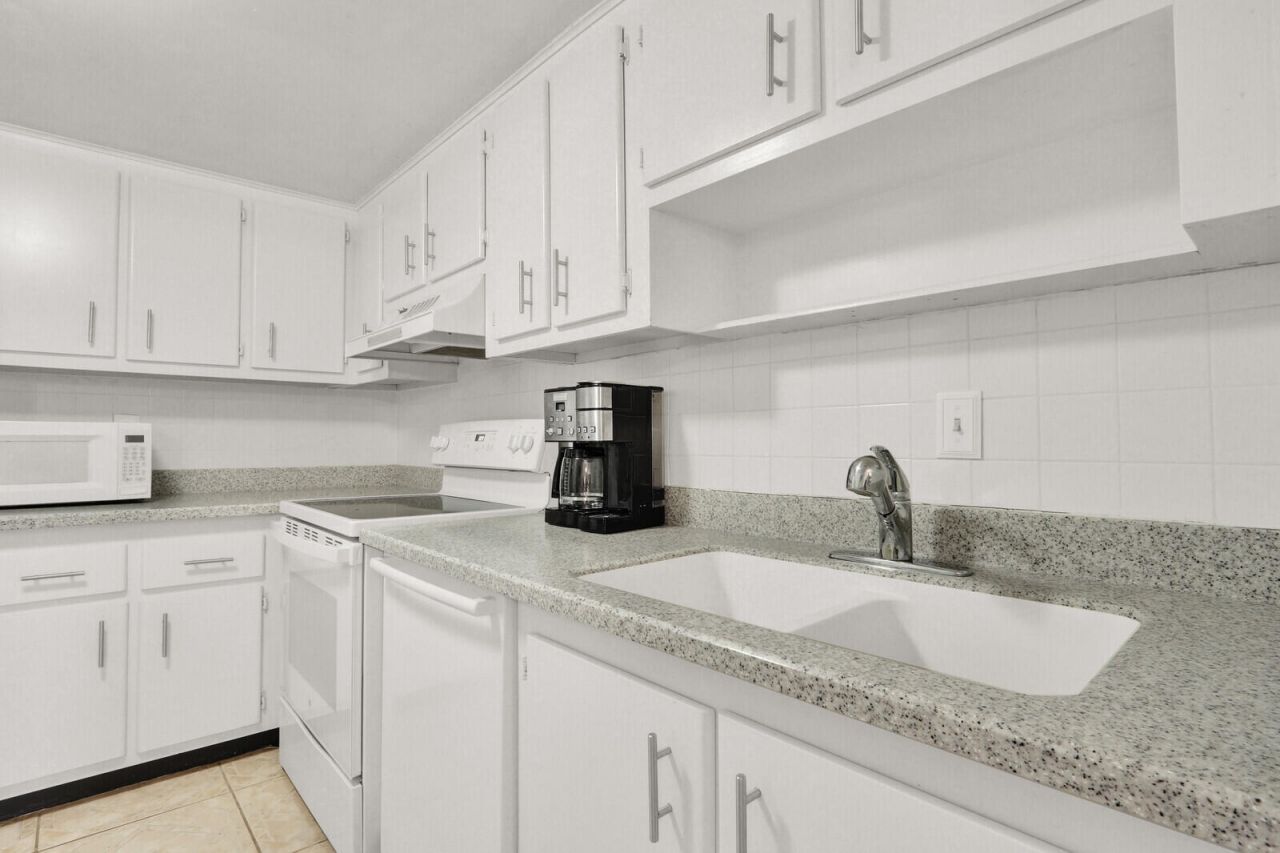 2800 N Ocean Drive, Unit A-2b, Singer Island, FL 33404 Photo
