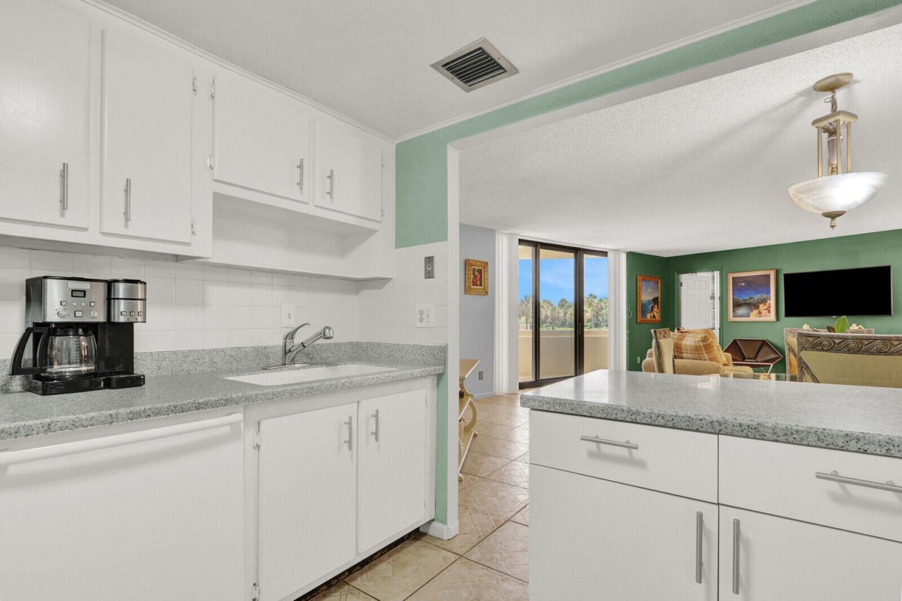 2800 N Ocean Drive, Unit A-2b, Singer Island, FL 33404 Photo