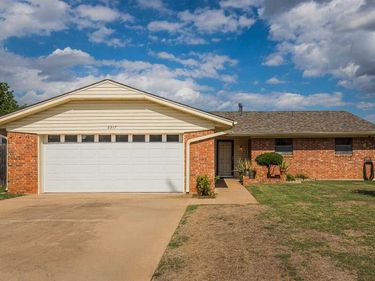 2317 NW Terrace Hills Blvd, Lawton, OK 73505