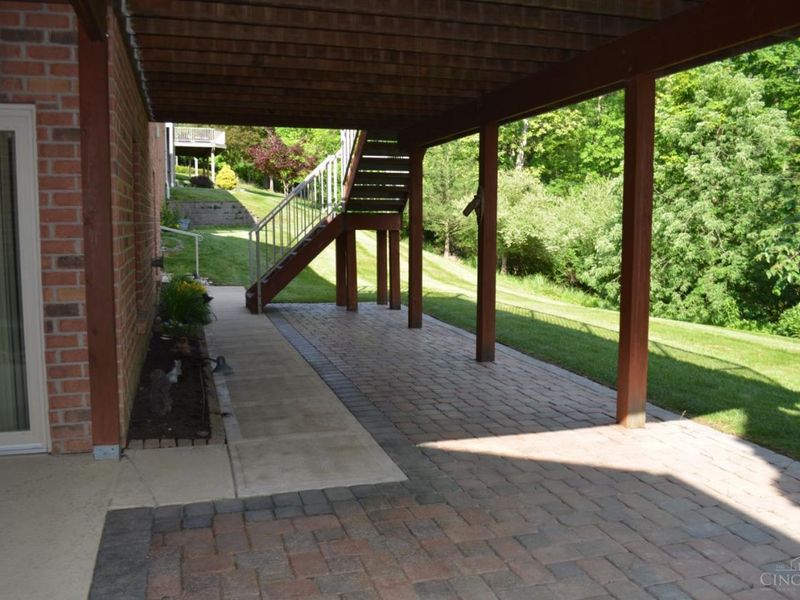 6048 Eden Place Drive, Cincinnati, OH 45247 Photo 32