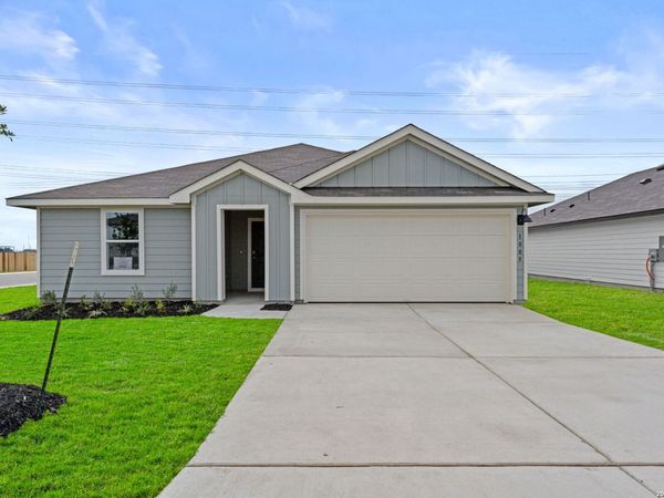 1005 Prince Albert, Seguin, TX 78155