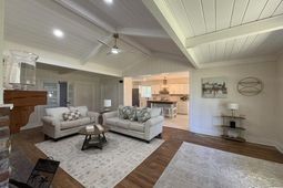 302 Azalea Dr photo 4