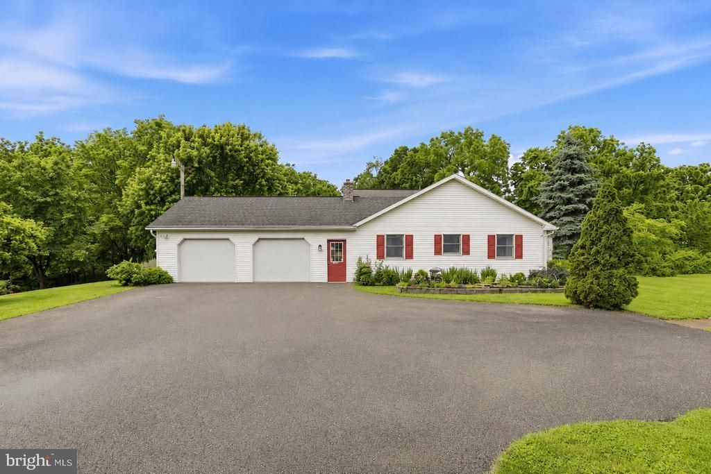 2588 Mount Pleasant Road, Mount Joy, PA 17552 Main Photo