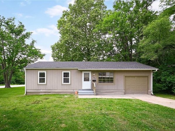 9416 Stark Avenue, Kansas City, MO 64138
