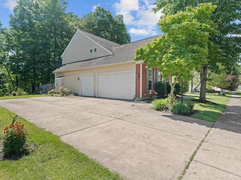 2942 Whispering, Beavercreek, OH 45431 Photo 3