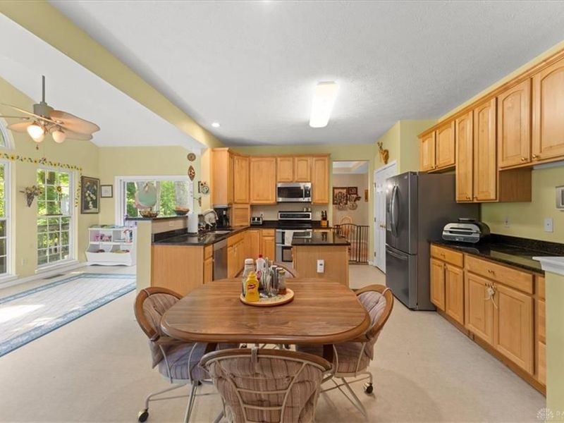 2942 Whispering, Beavercreek, OH 45431 Photo 32