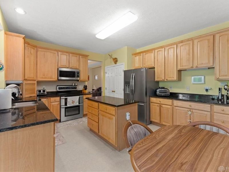 2942 Whispering, Beavercreek, OH 45431 Photo 35