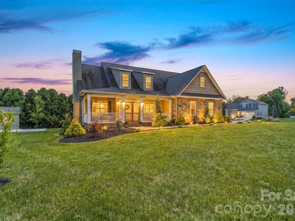 2103 Olde Pond Court SE, Hudson, NC 28638