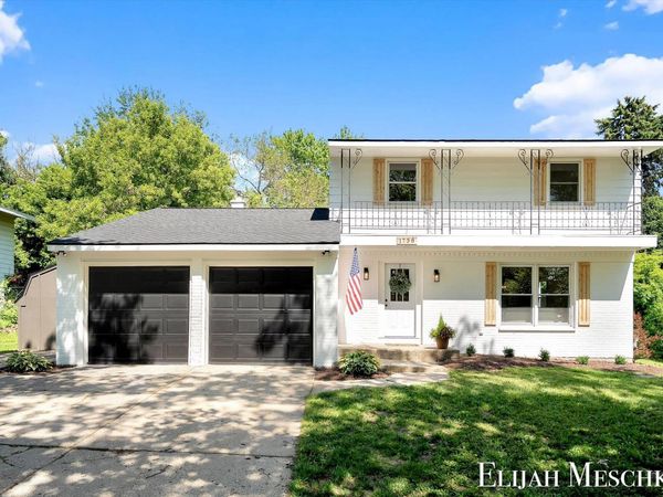1738 Auburn Avenue NE, Grand Rapids, MI 49505