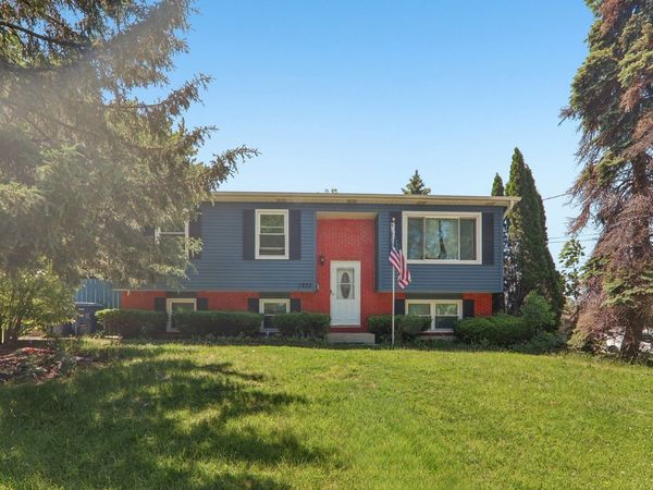 1938 N Jackson Street, Waukegan, IL 60087