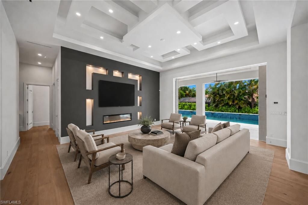 623 Park Shore Dr, Naples, FL 34103 Photo