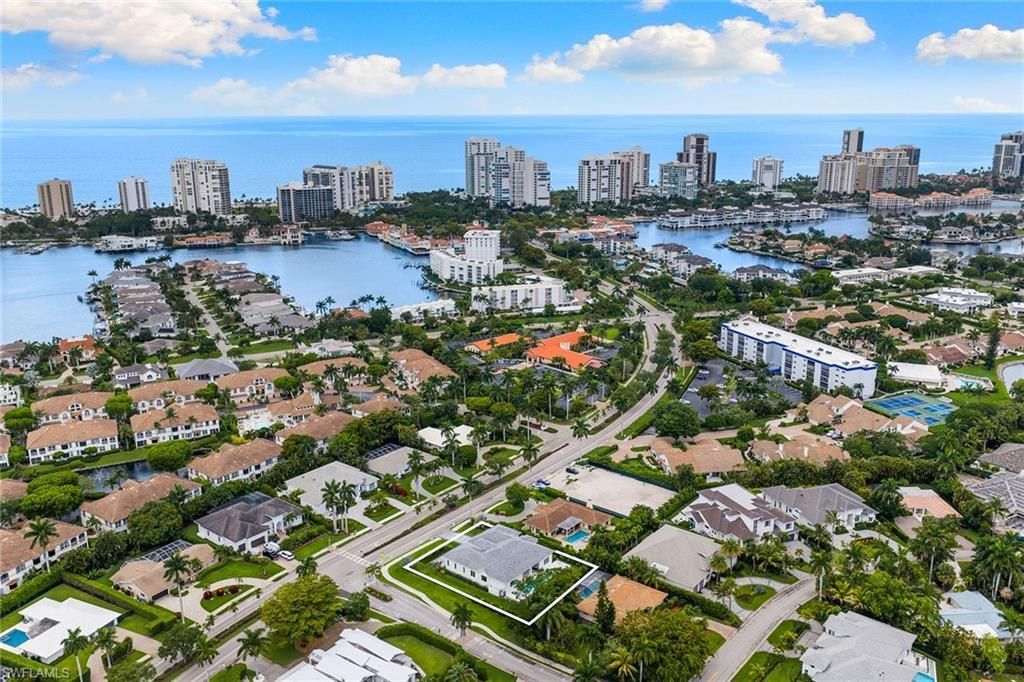 623 Park Shore Dr, Naples, FL 34103 Photo