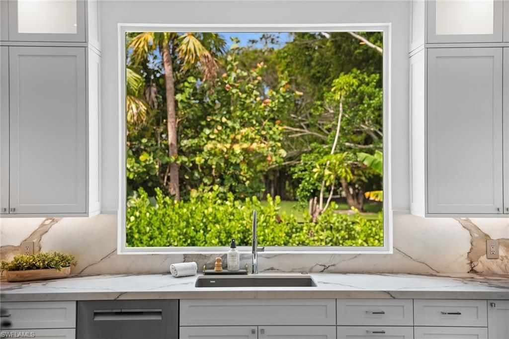 623 Park Shore Dr, Naples, FL 34103 Photo