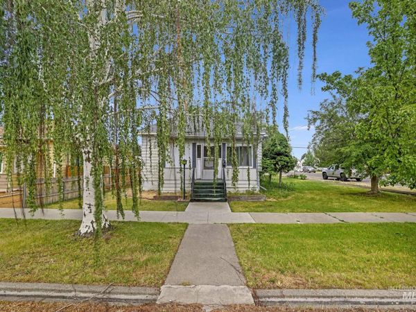 305 Colorado St, Gooding, ID 83330
