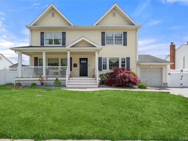 47 Syosset Circle , Syosset, NY 11791