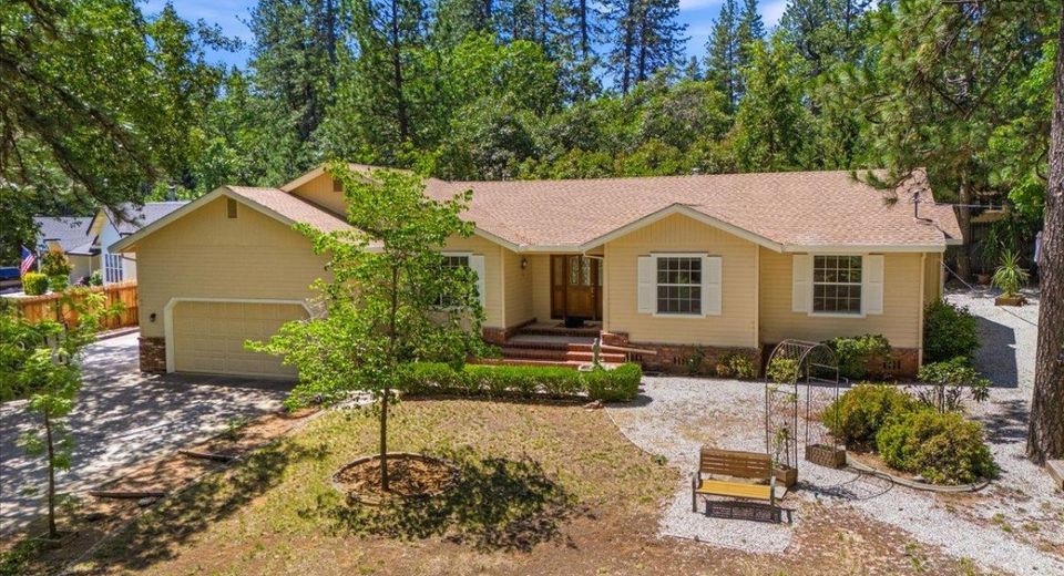 12600 Friar Tuck Rd, Grass Valley, CA 95949 Photo