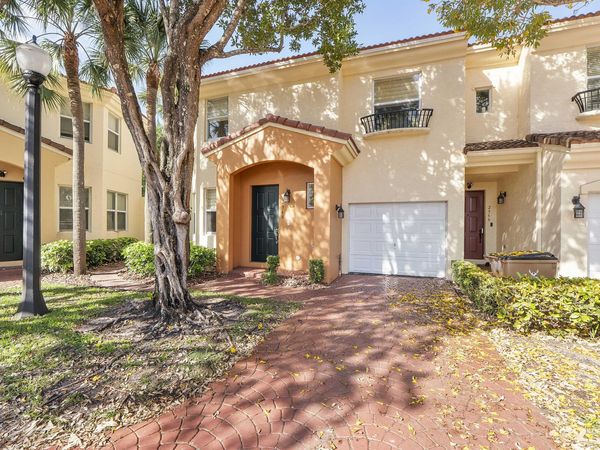 2968 Deer Creek Country Club Boulevard, Deerfield Beach, FL 33442