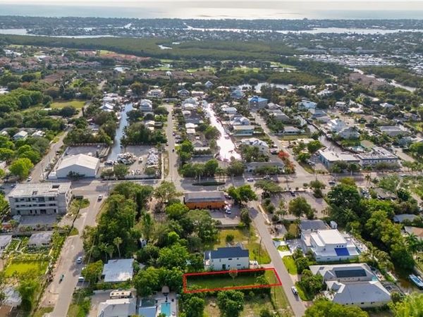 3010 Coco AVE , NAPLES, FL 34112