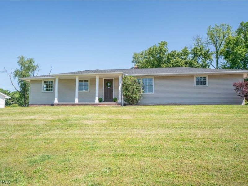 11391 Michelle Drive NW, Canal Fulton, OH 44614 Photo 2