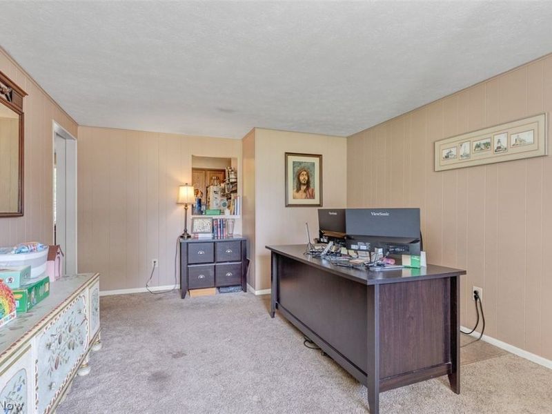 24000 Amesbury Drive , North Olmsted, OH 44070 Photo 16