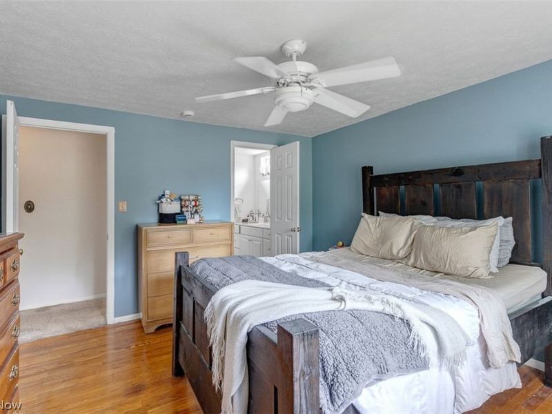 24000 Amesbury Drive , North Olmsted, OH 44070 Photo 19