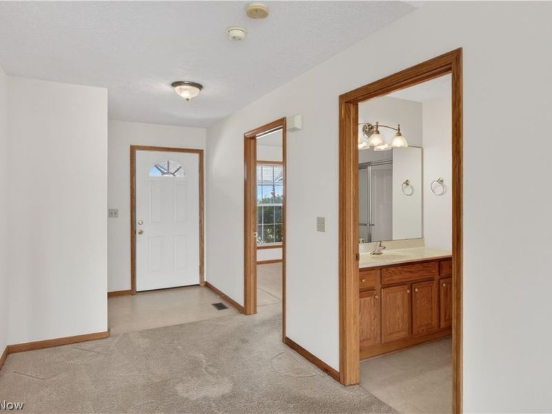 7342 Glengary Drive, Sagamore Hills, OH 44067 Photo 3