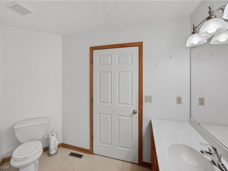 7342 Glengary Drive, Sagamore Hills, OH 44067 Photo 33