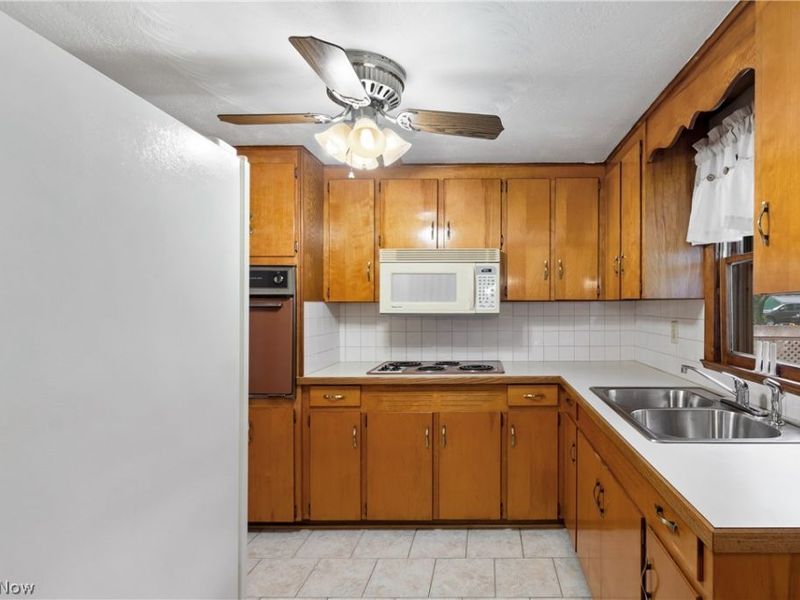13222 Atwater Avenue NE, Alliance, OH 44601 Photo 16