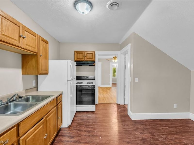 2050 W 83rd Street, Unit 2/UP, Cleveland, OH 44102 Photo 13