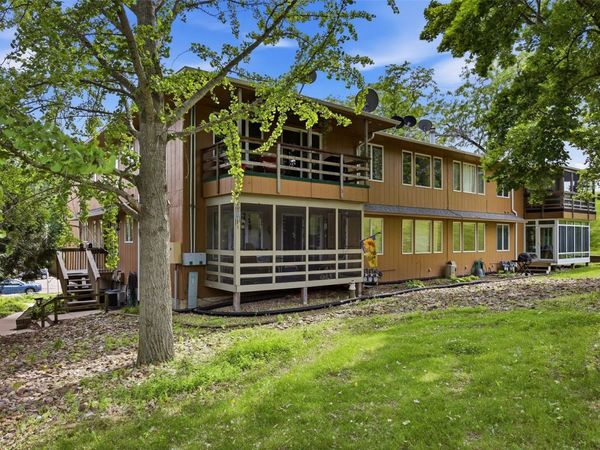 1726 Pikes Peak Ct NE, Cedar Rapids, IA 52402
