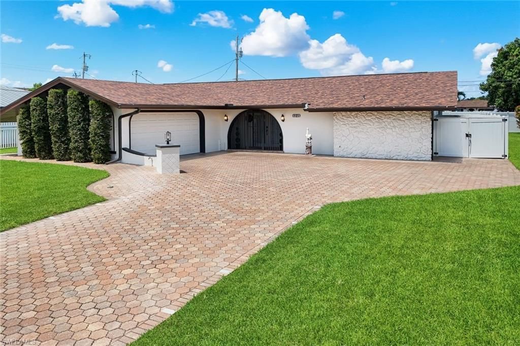 4548 SE 11th Pl , Cape Coral, FL 33904 Photo