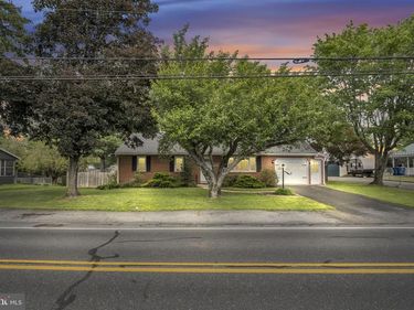 1907 STERRETTS GAP AVENUE, CARLISLE, PA 17013