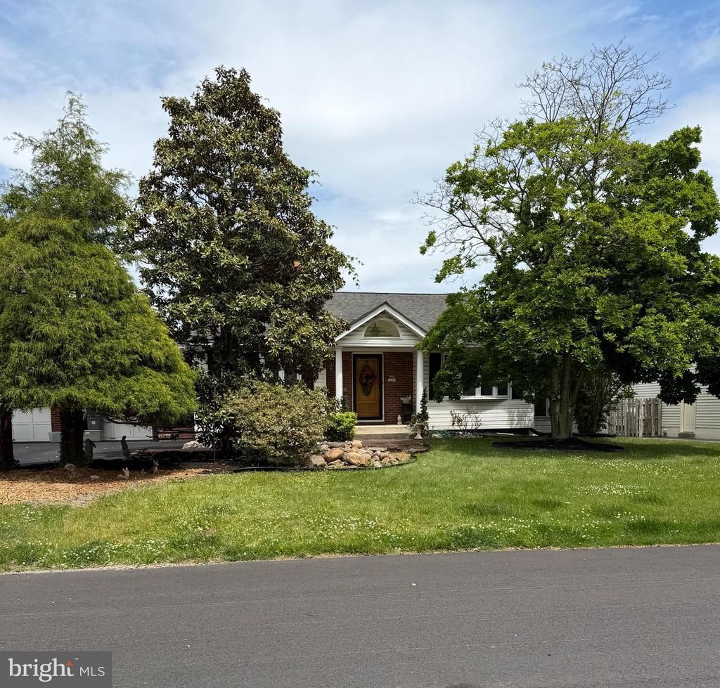 231 Cambria Avenue, Bensalem, PA 19020 Main Photo