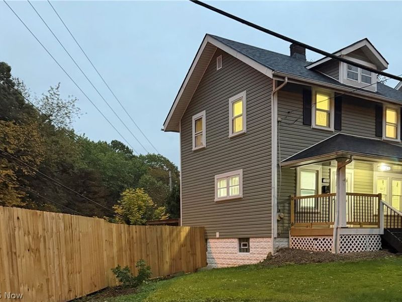 569 Barwell Street, Akron, OH 44303 Photo 2
